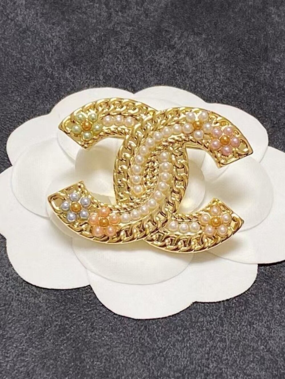 🧩Chanel brooch - Picture 3 of 6